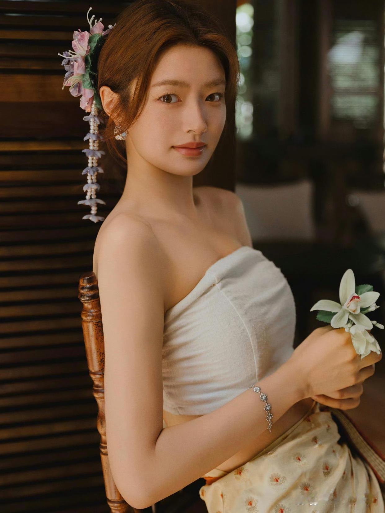 1.李小冉和徐佳宁不止是夫妻，更是紧密绑定的商业伙伴，只要没出现原则性大问题，两