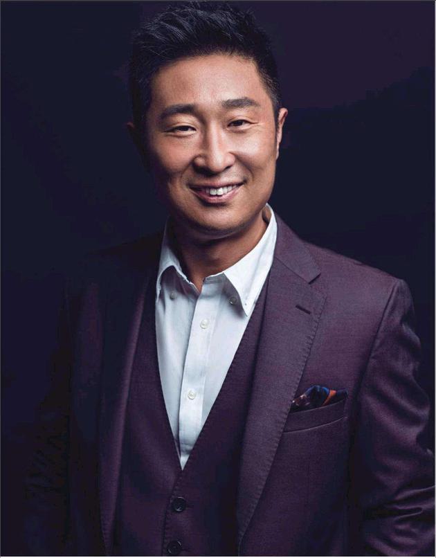 演员，林永健说，结婚呐，炒了三个菜，西红柿炒鸡蛋，土豆丝，还有一条鱼，这就结婚了