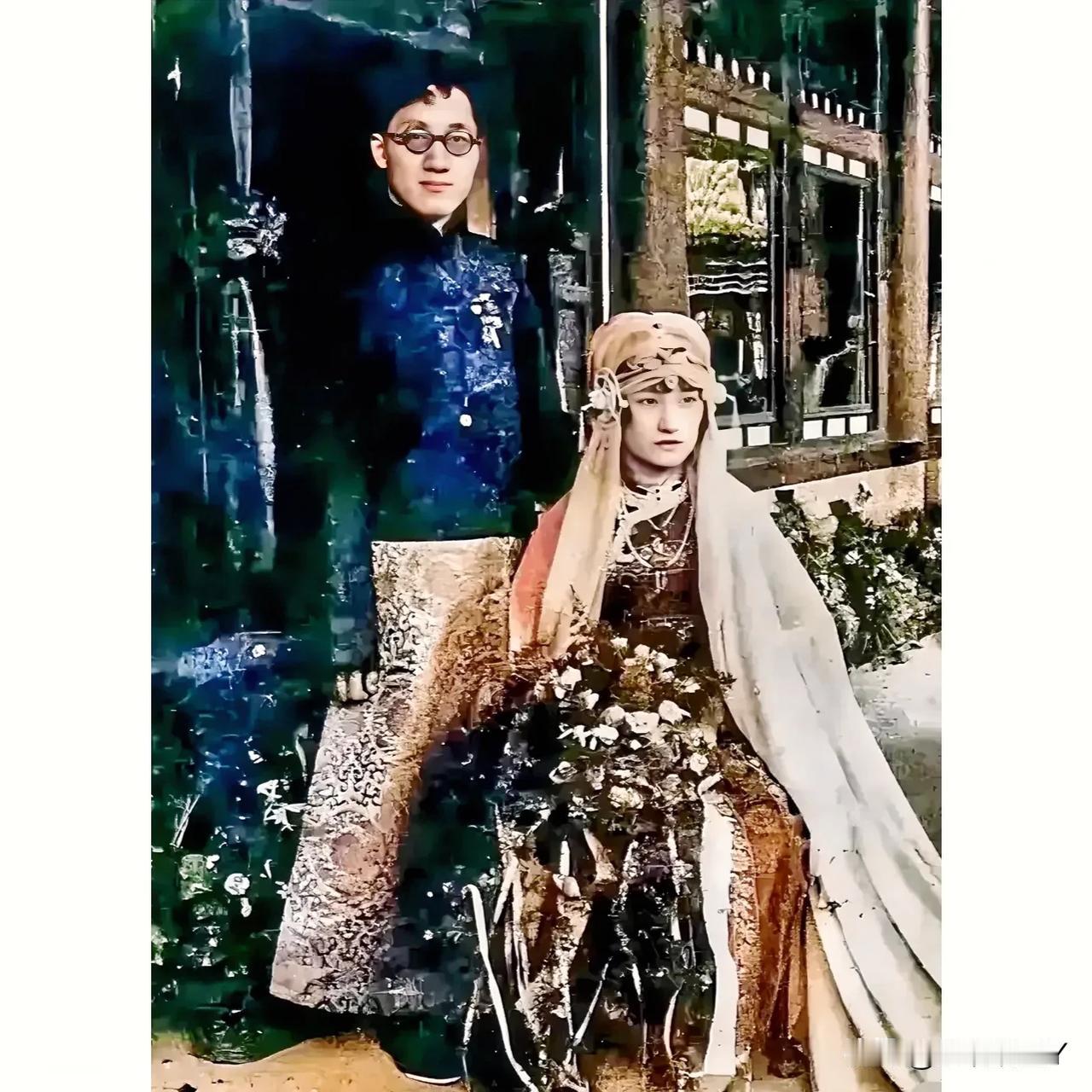 风流倜傥的徐志摩，美艳绝伦的陆小曼，这张照片摄于1926年夫妇二人在北京北海公园