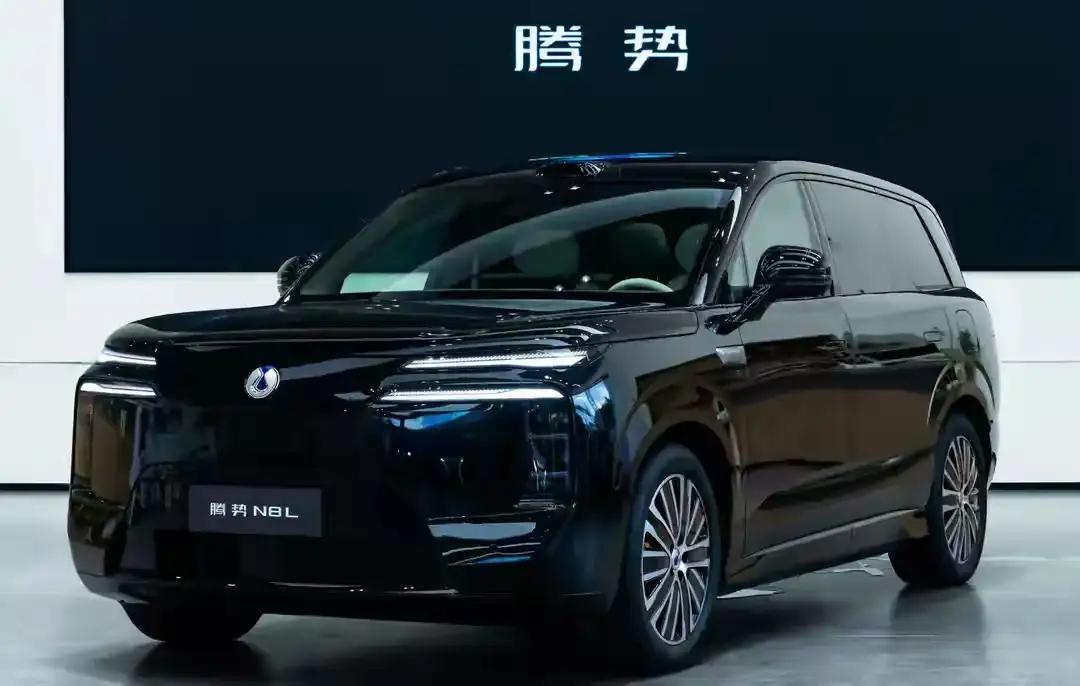 你工资收入属于哪一级?
1、一级，2700元，艰难生活
2、二级，3500元，只