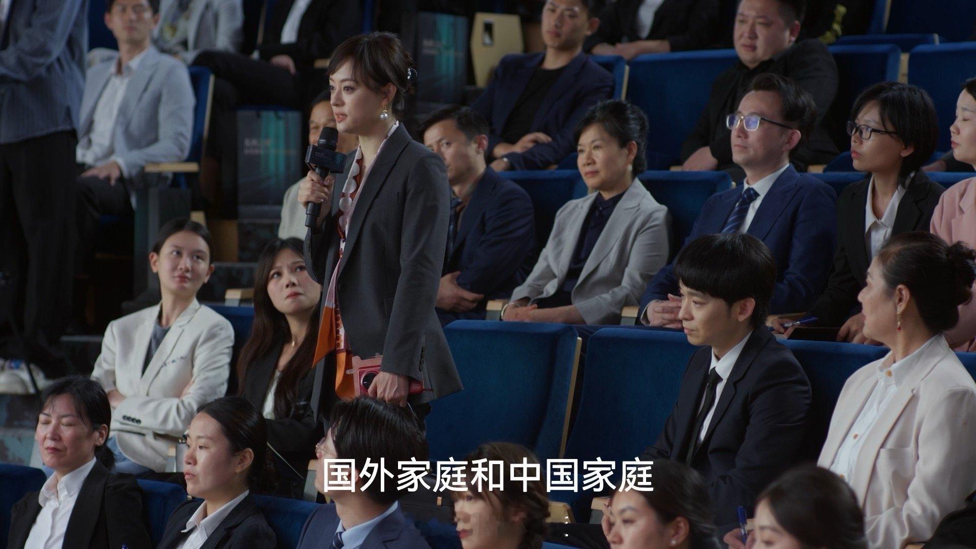 胡曼黎用最软的语气说最硬气的话 胡曼黎用实际行动证明，温柔和强硬并不冲突。温柔中