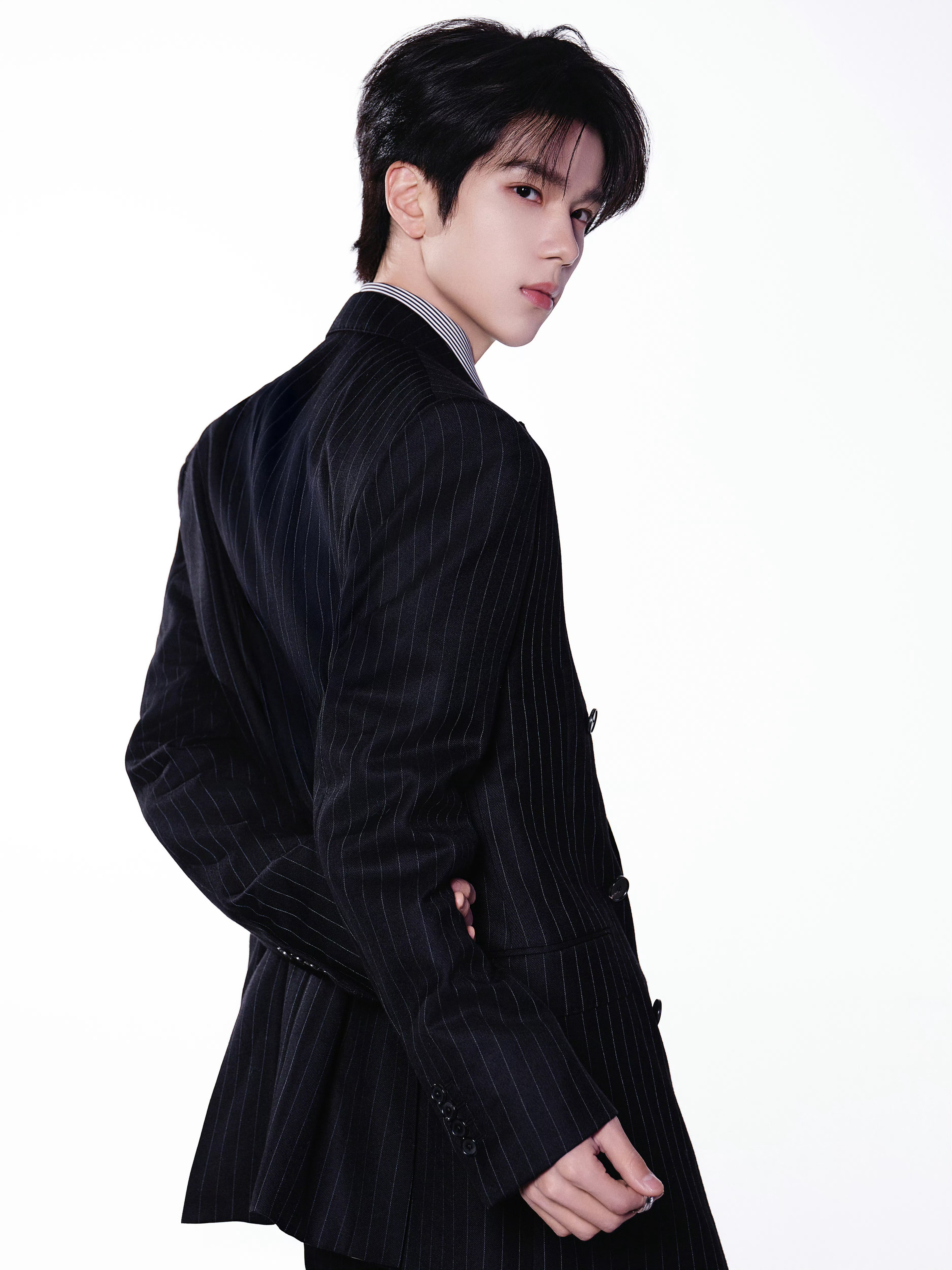 余承恩 yce余承恩天书黎明 yce余承恩顾天 你的舞台像治愈良药，抚平我所有焦