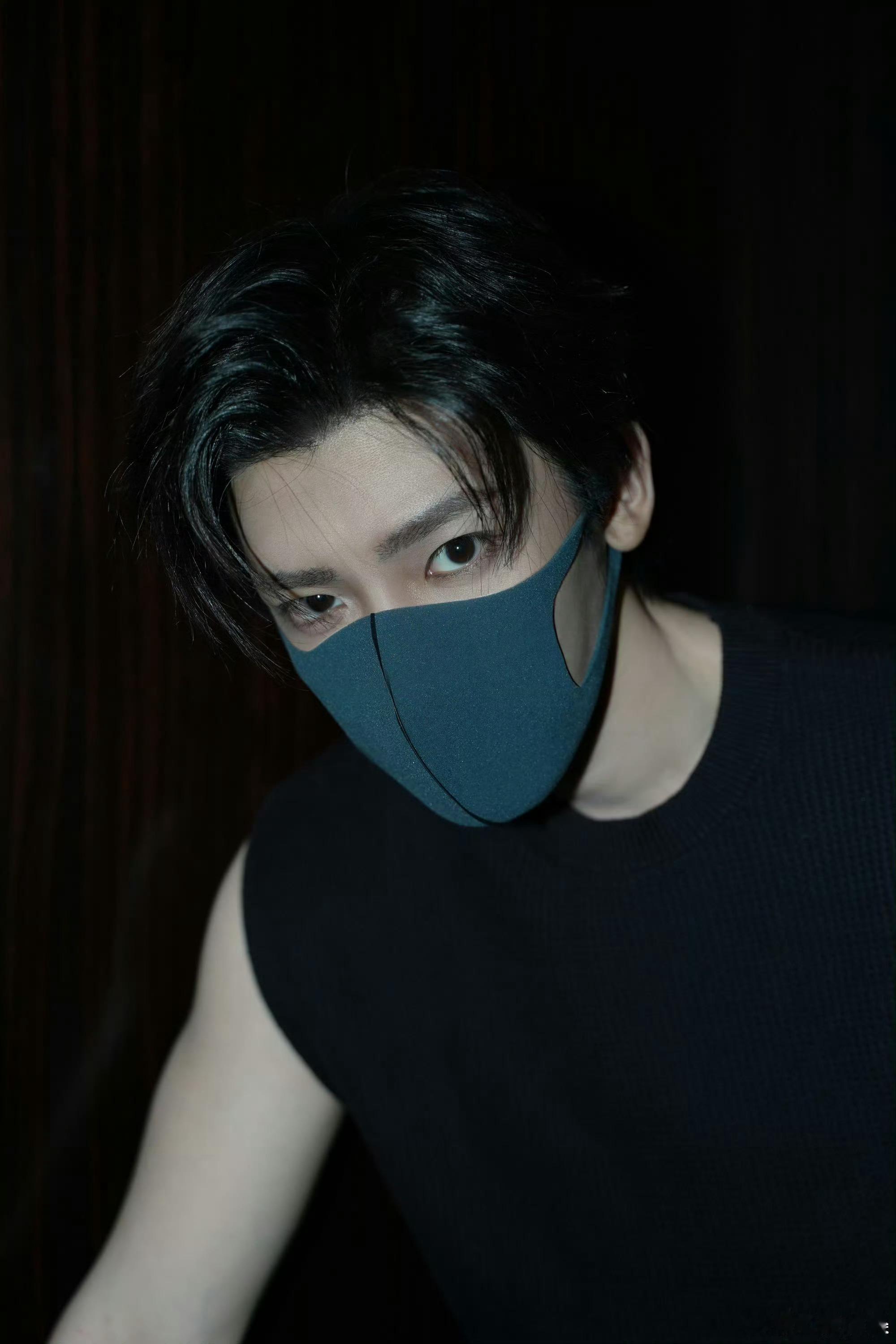 侯明昊《多远都要在一起》音乐节Live太绝了！一开口就深情拿捏，高音穿透灵魂。现