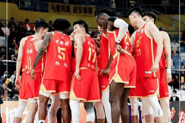 广厦32分大胜辽宁，全场五人得分上双，昔日冠军难逃新老交替

今晚浙江广厦在主场