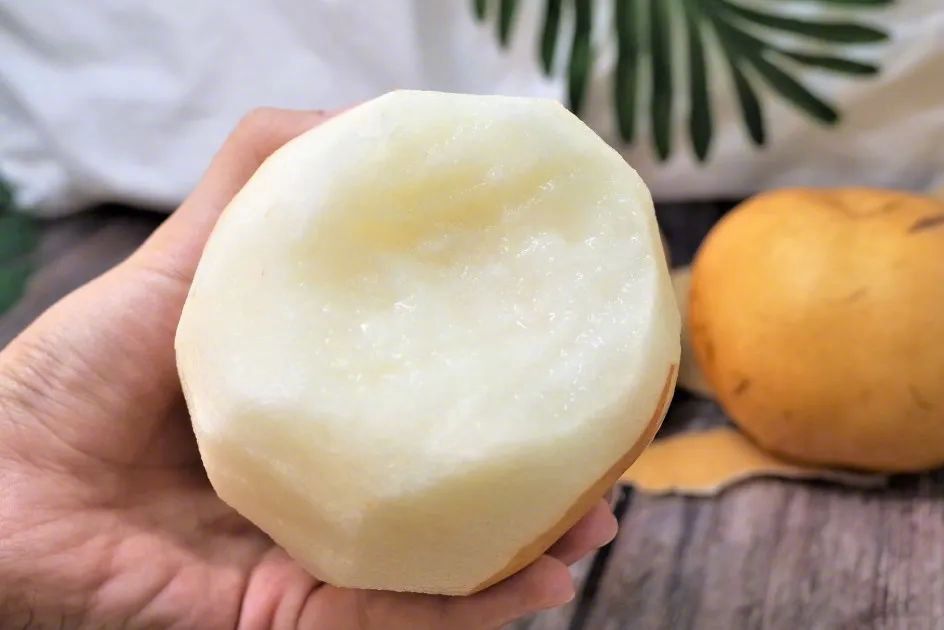 山东丰水梨【推荐理由】这款山东丰水梨，外皮黄绿色，光滑亮泽，果肉脆嫩，汁多味甜，