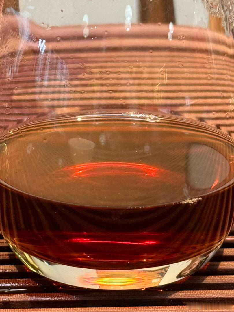 网上泡老六堡动不动陈期60年、80年、100年…那些茶基本都没价值！如果你泡的是