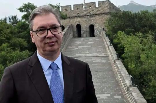 塞尔维亚公开喊话中国。

6月15号，塞尔维亚总统武契奇说，中塞两国人民的铁杆情