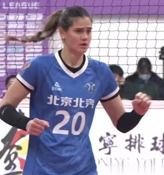 女排超级联赛1/4决赛
辽宁0：2落后北汽女排（16：25、21：25）
辽宁女