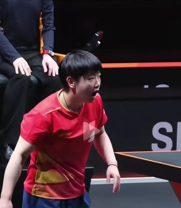 太心疼莎莎啦！看到这一幕我都替莎莎揪心，莎莎是一个很非常坚强的女孩，能让她失去表