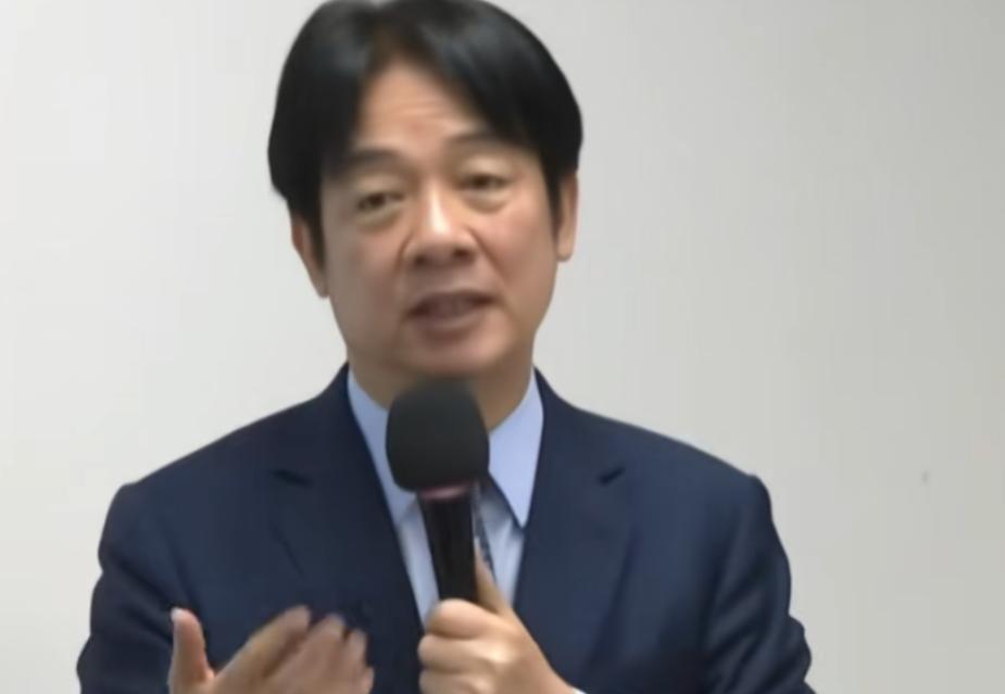赖清德想要美国插手台湾事件，并且将自己的心腹派到了美国，想要拉到救兵。

他们哭