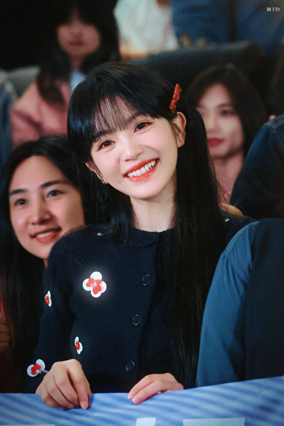 愚人节站姐团建 【田曦薇】看着你漂亮的眼睛一直笑 也是我幸福的一种 