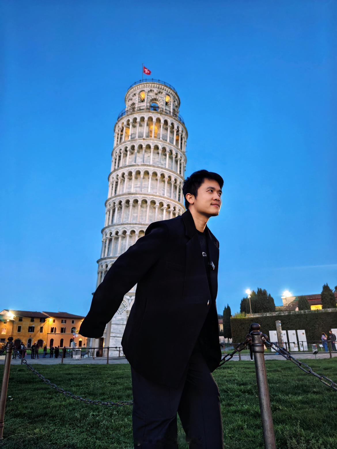 🇮🇹意大利 PISA
比萨斜塔
时间的倾诉者与艺术的永恒之作
一次意外的倾斜