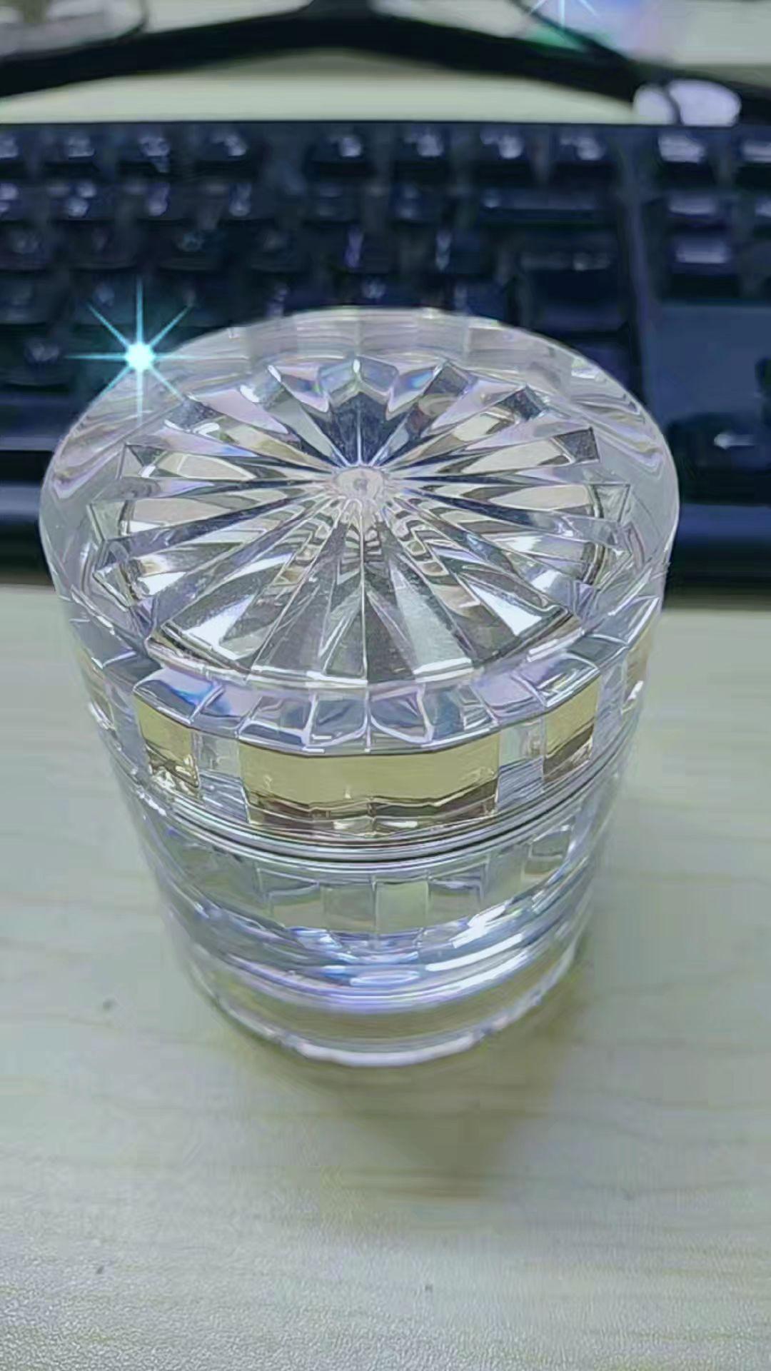 独处在自己的一亩三分地、不慌不忙。春有百花秋有月，夏有凉风冬有雪…