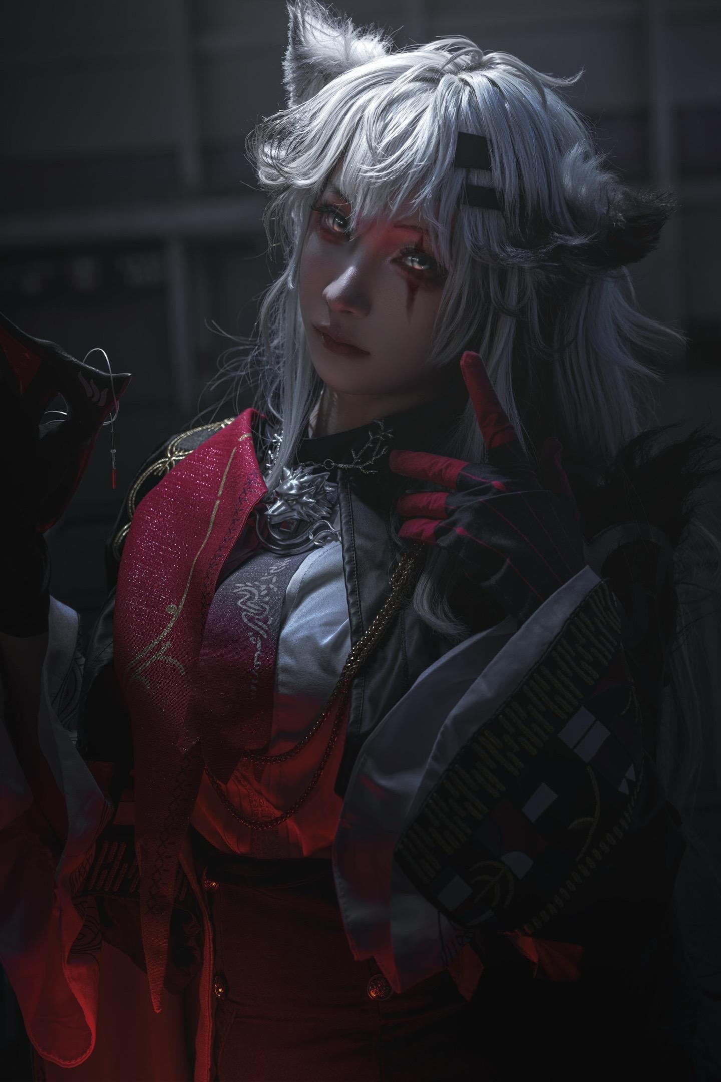 “哈哈，你听到了？那就做我的敌人吧，博士。” 出镜coser:  摄影后期：我
