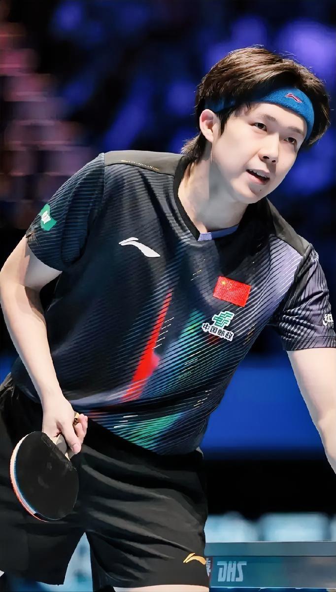 看球的球迷们又感受到王楚钦独守全区的一种压力，
澳门世界杯男女单16进8的比赛，