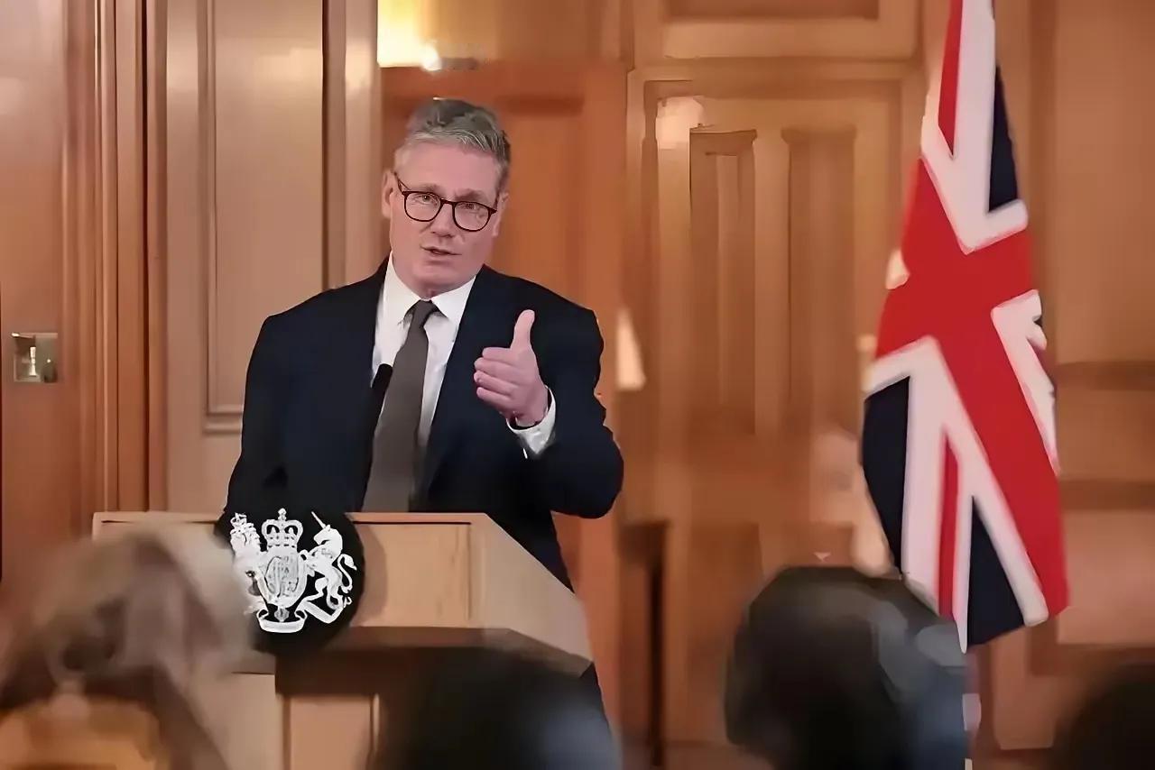 大英的体面？强行国有化中资钢厂，斯塔默自己快被赶下台了
 
英国人念叨了上百年的