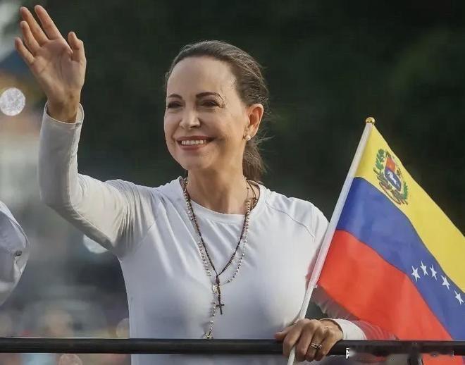 委内瑞拉反对党领袖马查多决定回国，“带领国民恢复民主”

委内瑞拉政局的变化牵动