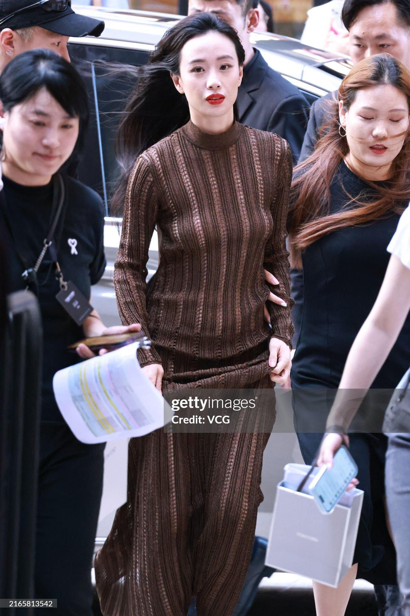 李梦 / 被风吹乱头发的一个瞬间 ​​​