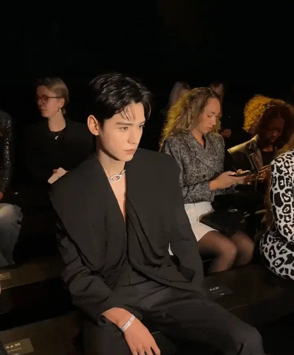 龚俊巴黎高定高级珠宝秀大家觉得怎么样 ​​​