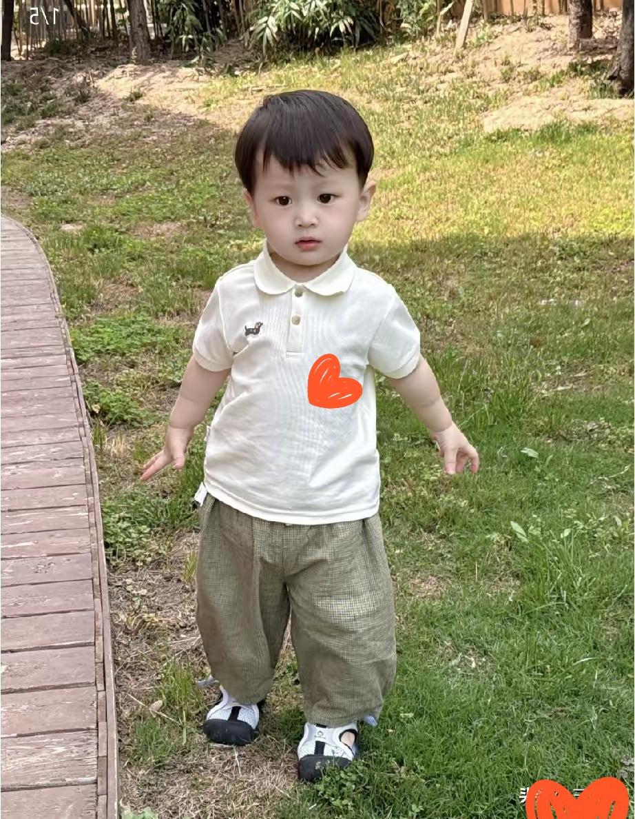 谁能想到，未满一岁的孩子，竟要承受这般撕心裂肺的人间苦难。孩子的父亲是赴汤蹈火的