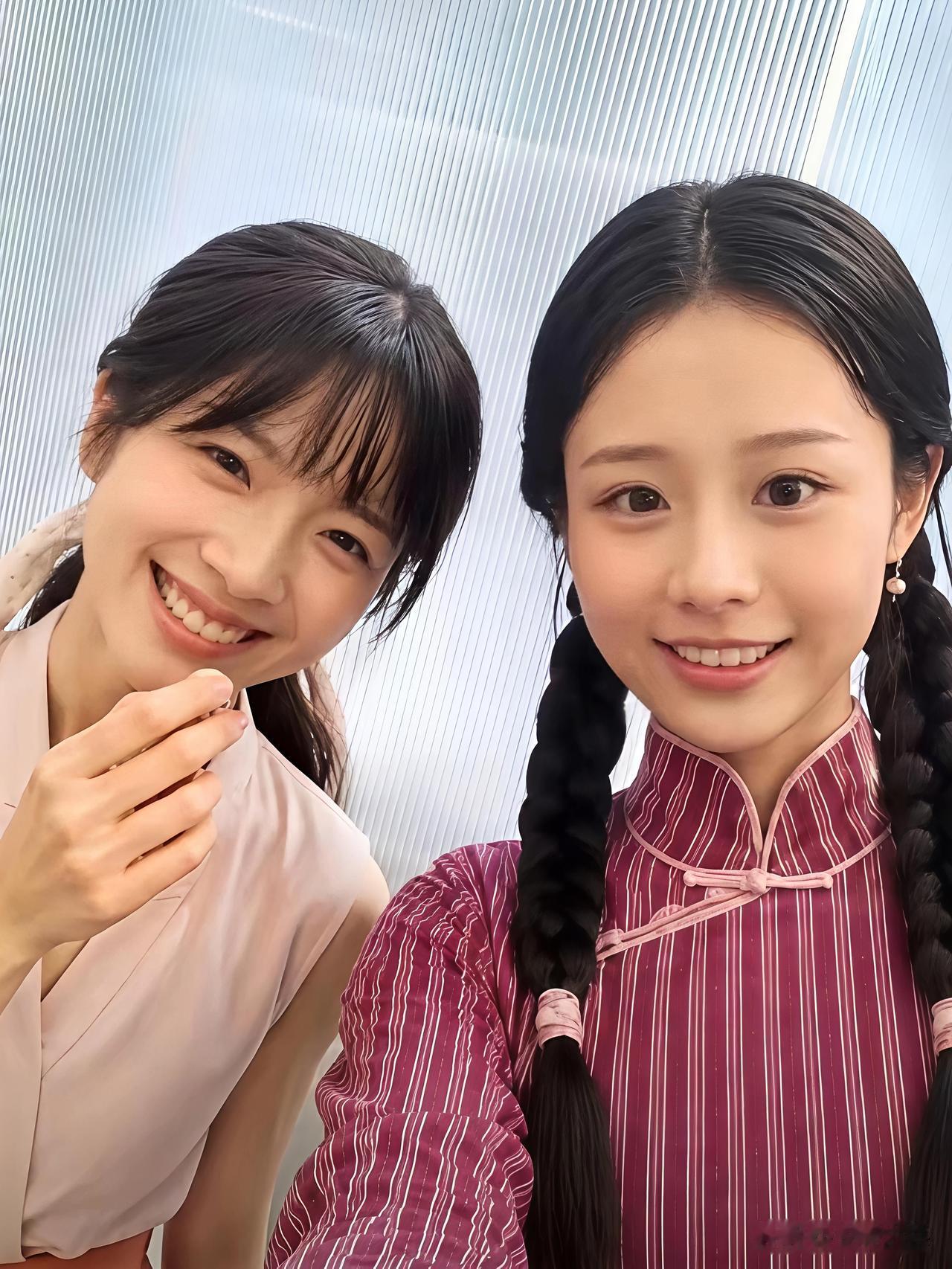 大家一起看看李思潼与王晓慧谁漂亮？这是电影给阿嬷的情书2位主要女演员，左边演员是