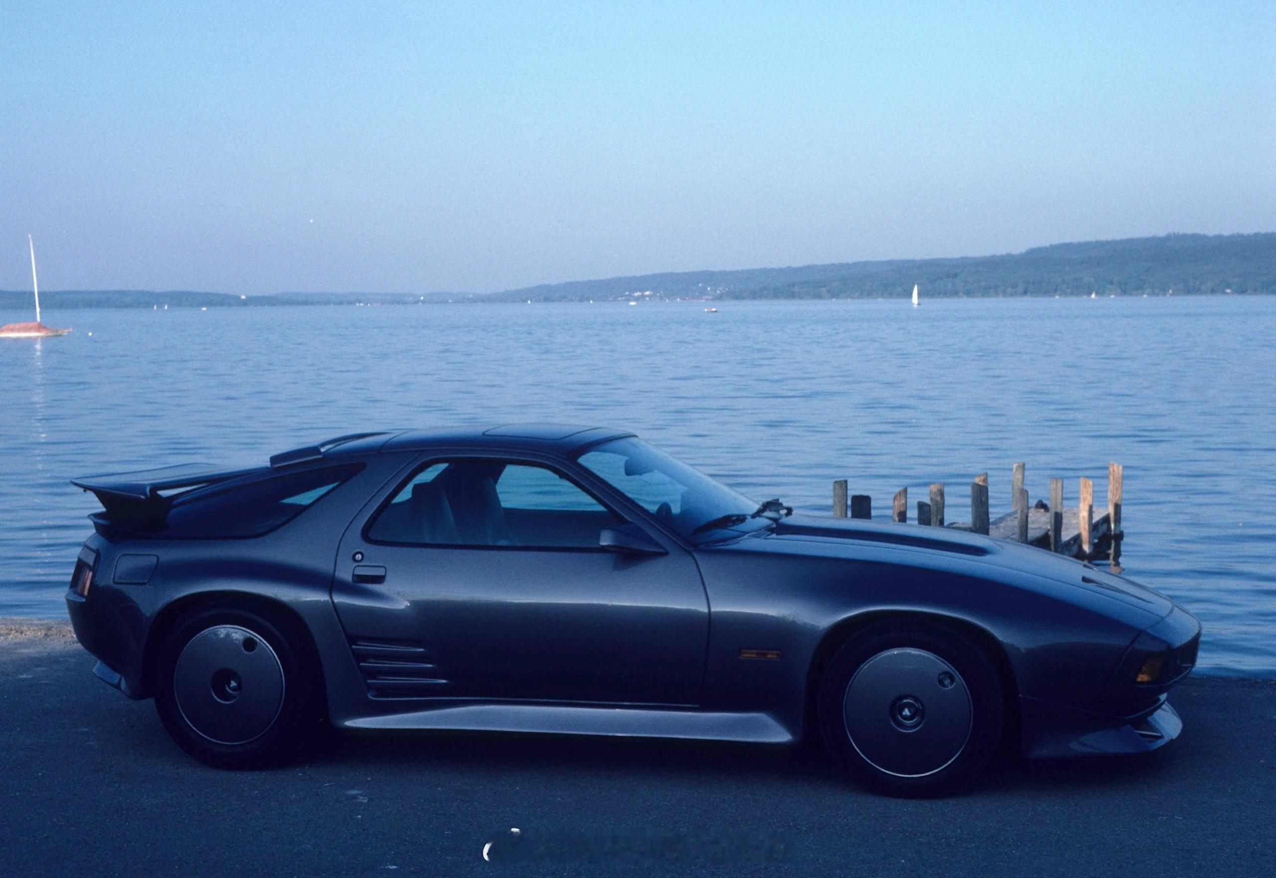 Strosek Porsche 928 
