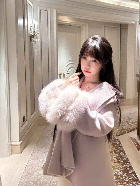 白色还是紫色啊啊啊啊好难选！！