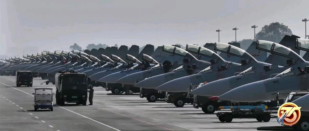 20年的时间，中国🇨🇳空军一跃成为世界上最强大的，离不开无数科学家辛勤付出，