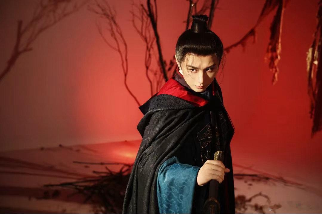 成毅成毅六福珠宝全球代言人成毅焕彩新Yi程成毅绽家首位品牌全球代言人 cy为成毅