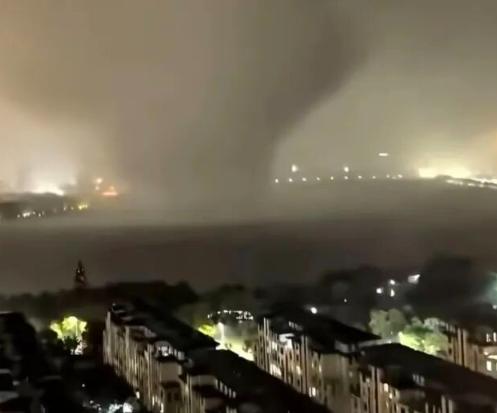 湖北发生的事，让所有气象专家都沉默了。

不是因为预报失误，也不是因为灾情轻微，