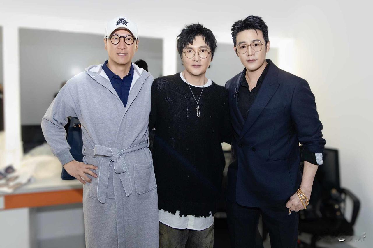 孙楠工作室晒孙楠、周杰、陆毅合影，并配文：“楠哥和他的“男主角”们，你能想到哪几