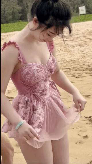 可别弄脏了，
这是我最喜欢的衣服！