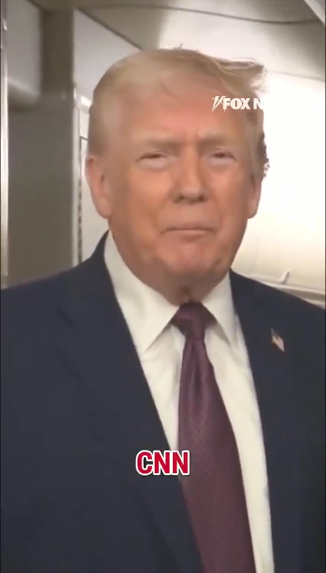 新闻快讯——当地时间1月11日，特朗普在从海湖庄园返回的“空军一号”上就伊朗局势