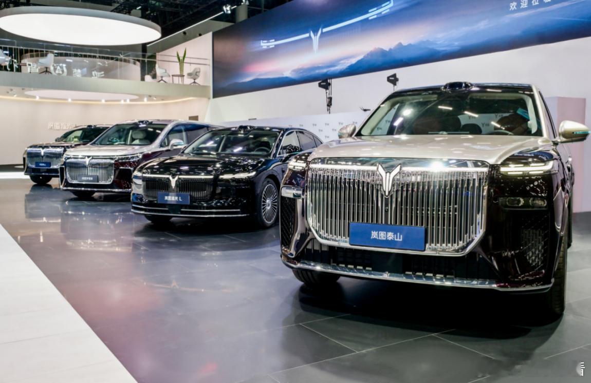 2025广州车展，岚图梦想家山河正式上市，售价70.99万元。又是一款价格奇高的