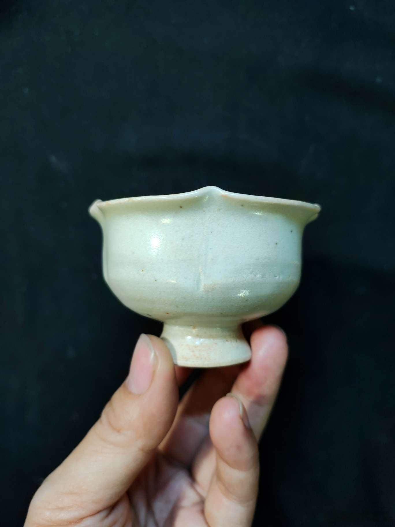 古瓷鉴定 宋 影青刻绘花口盏 