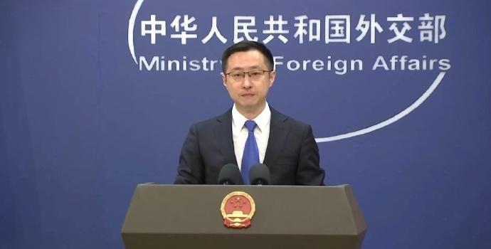 【中方警告日本】今天，有记者问，美情报机构报告表示日方涉台言论近期发生转变，日政