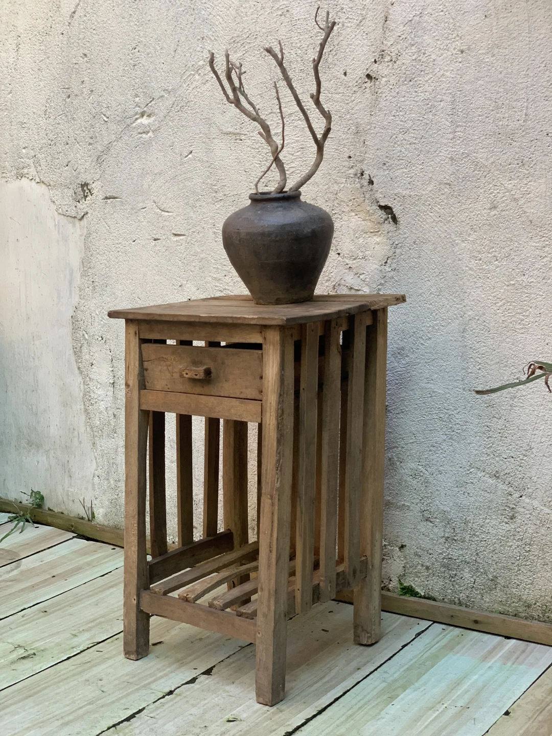 花几、抽屉柜、角柜、边柜；民宿、茶室侘寂摆件