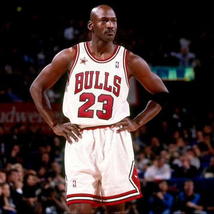 三分破纪录！杜兰特生涯总得分超越乔丹，升至NBA历史得分榜第五位，詹杜同天迎生涯