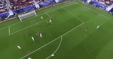 亚洲杯决赛最佳进球？贾汉巴赫什的手榴弹真吓人，但阿兹蒙更是典型的“杀人犯”。[捂