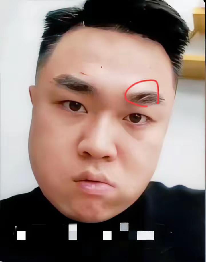 多么帅的小伙子被自己父母坑了，大过年的折腾人
    老母亲现在后悔了吧，奶奶级