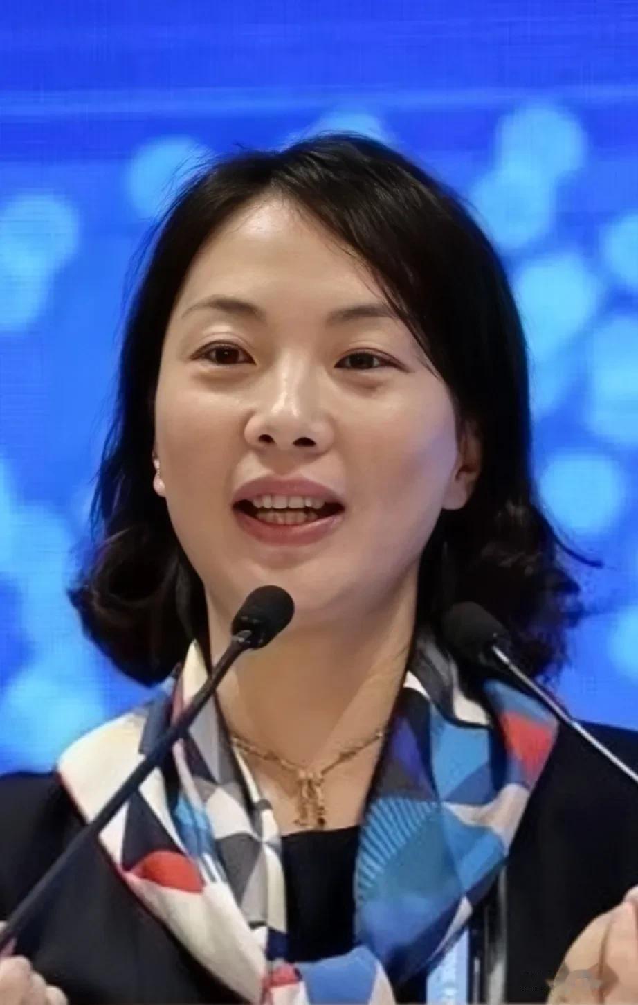职场最牛公司前台董文红，只因保留了马云给她的几张A4纸，命运终于在她熬过14年后