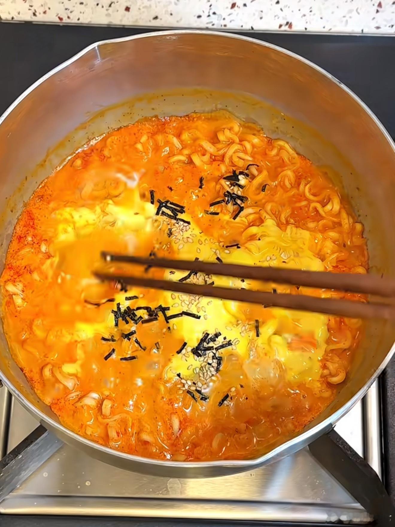 火鸡面被台风孤立了火鸡面：这么多年的感情和陪伴，终究还是错付了 