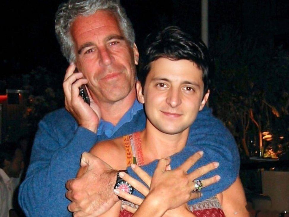 俄乌冲突 100%PS制作，俄人整活。相信泽圣不是爱泼斯坦萝莉岛受害者爱泼斯坦毫