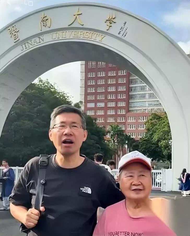 清华博导逛广州

连跑6所大学

哎你猜怎么着？不同学校的入校门槛差得能隔条珠江