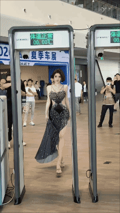 过安检的小姐姐……[泣不成声]