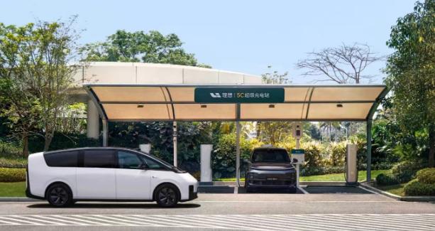 国庆期间，对于增程车是否该占用充电桩成为了大家饭后闲聊的话题。从原则上来讲，诸如