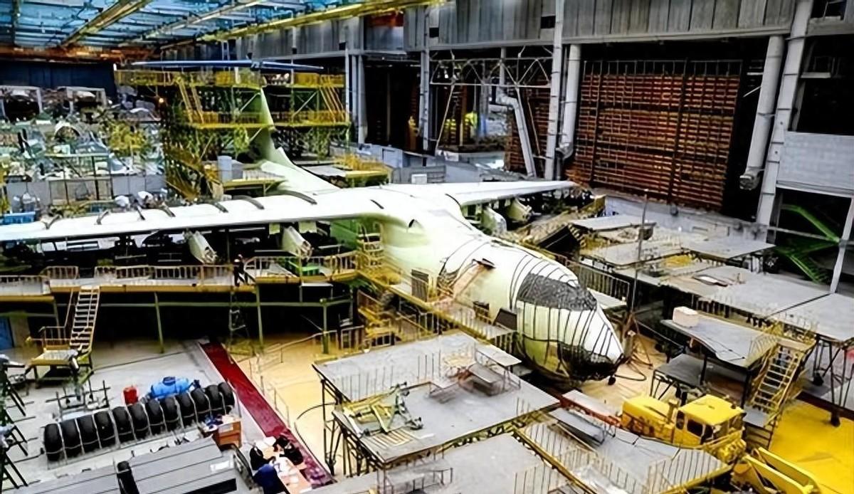 谁能想到，曾经在全球军火界呼风唤雨、占据21%市场份额的俄罗斯，如今出口份额直接