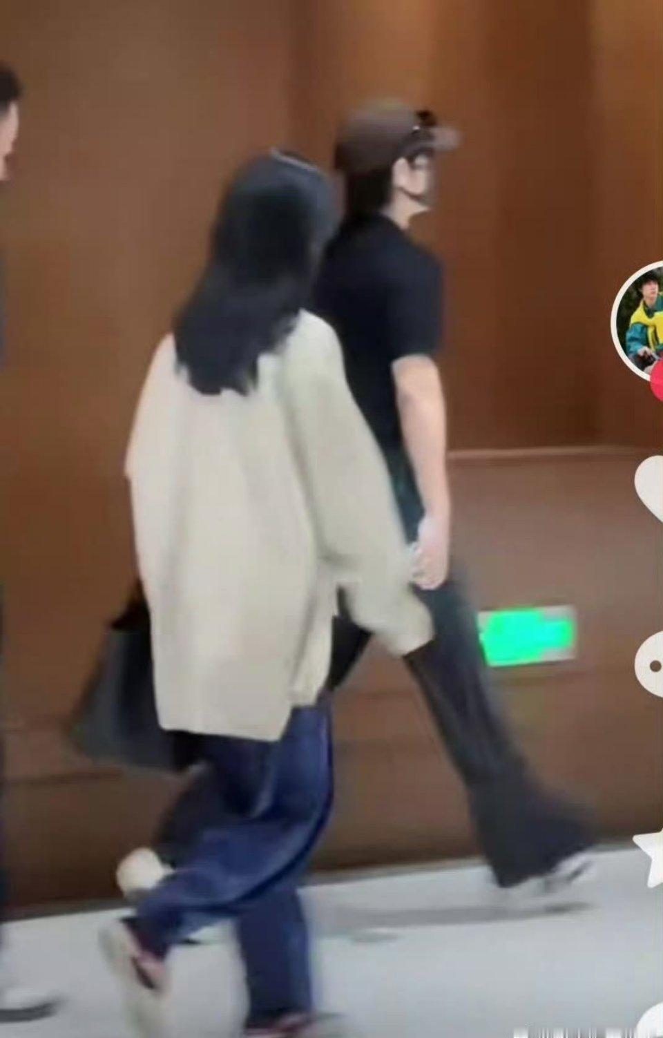 看见我嫂子了，真甜，顶峰相见的在这呢