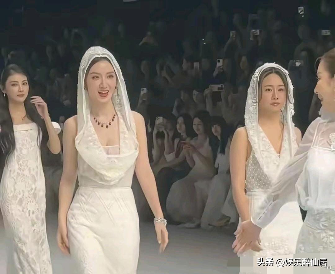 看脸刘芸完胜，但看整体，又觉得张萌更胜一筹，这是咋回事呢，
明明刘芸的脸是天然“