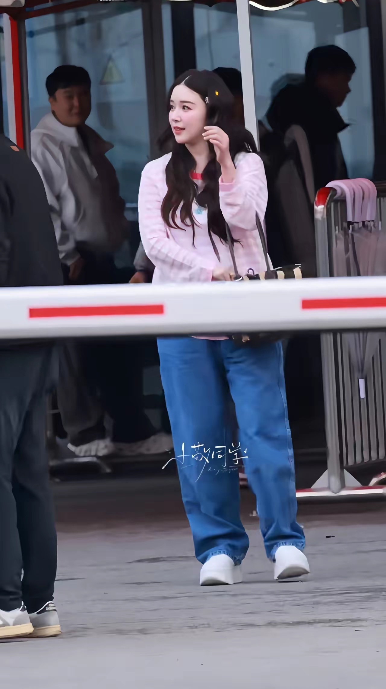 阚清子应该是来浪姐减肥的，钱还赚了。 